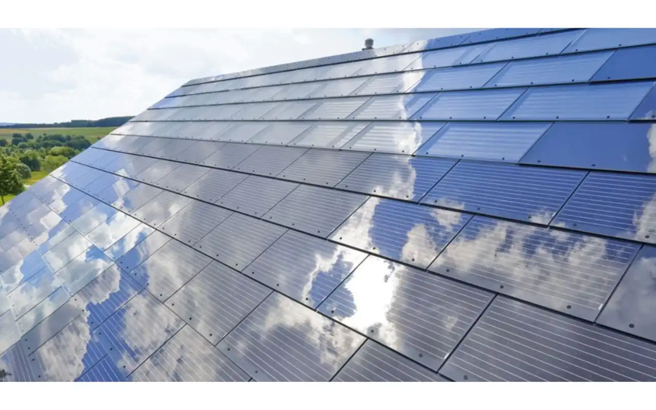 Smart roofing shingles with integrated solar panels for energy efficiency